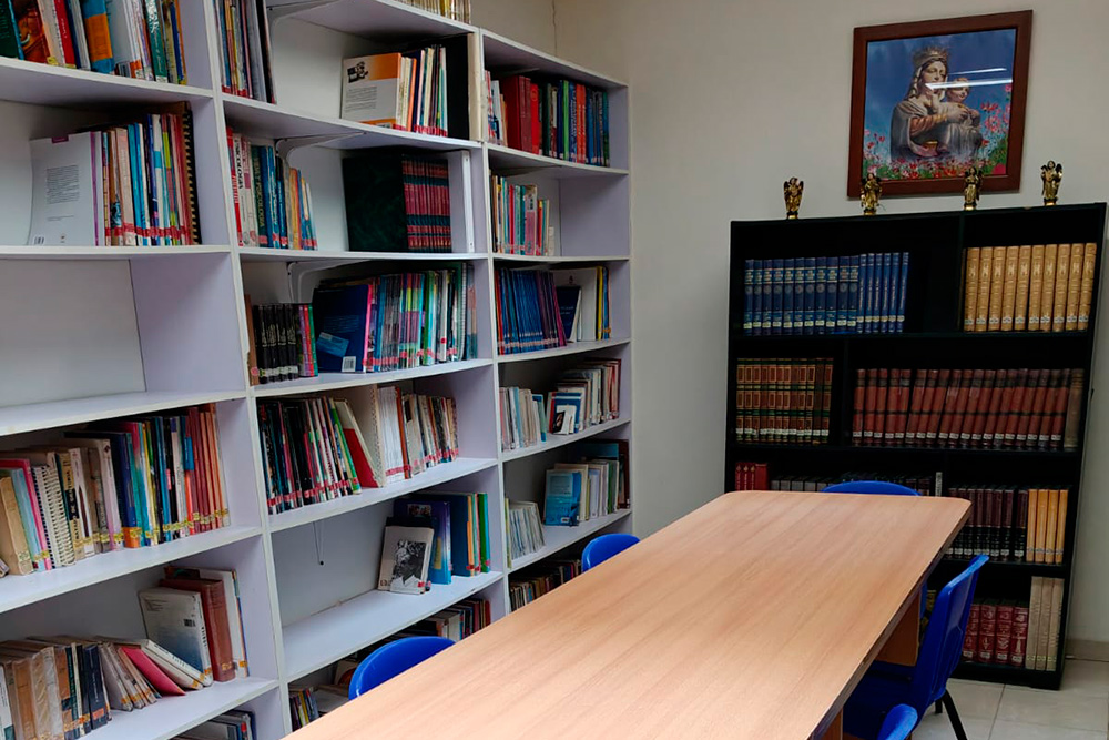 Colegio Madre Velarde - Bachillerato